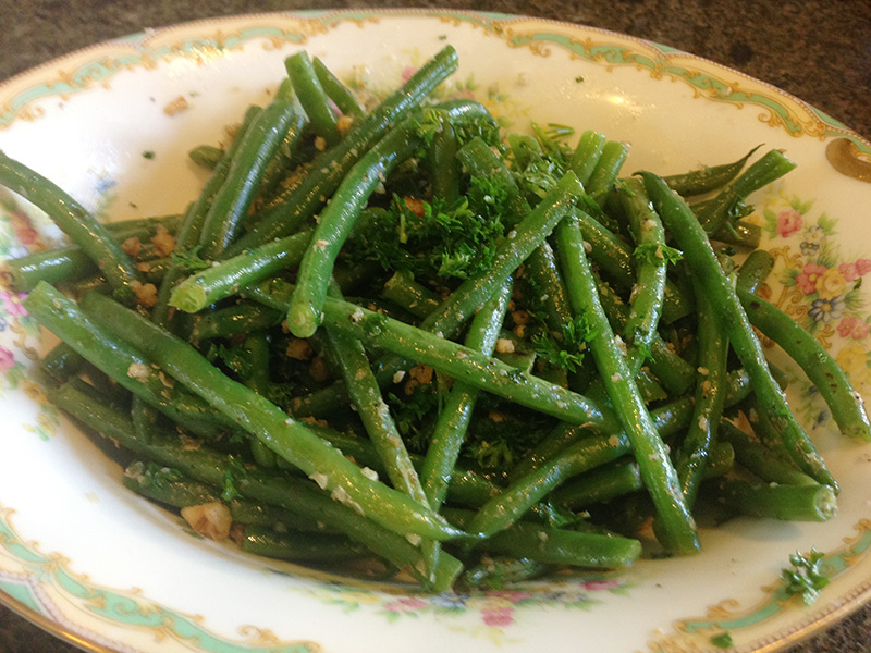 Green Beans With Roasted walnuts And Parsley